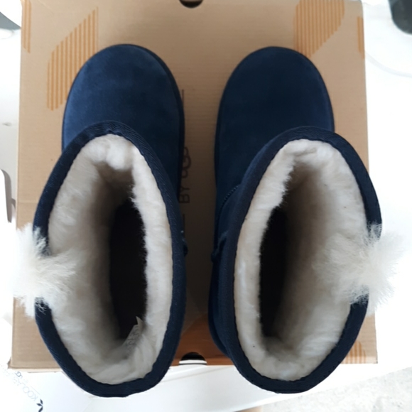 Koolaburra Victoria Short NIB - Picture 6 of 8